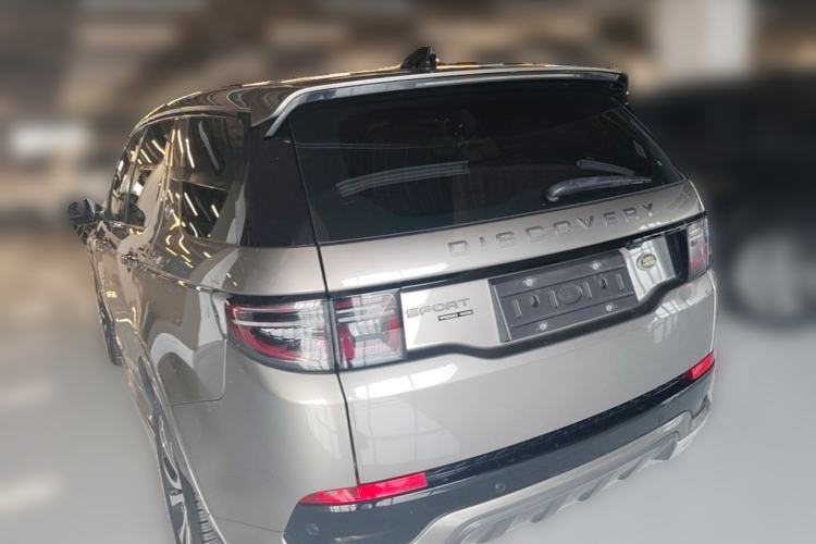 Used Land Rover Discovery Sport 2020 249 PS R-Dynamic Luxury Custom Edition Rear Left 45 Deg