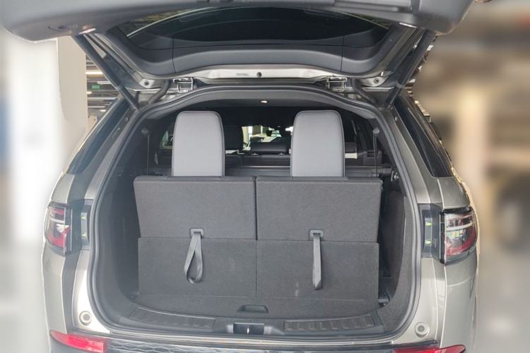 Used Land Rover Discovery Sport 2020 249 PS R-Dynamic Luxury Custom Edition Trunk