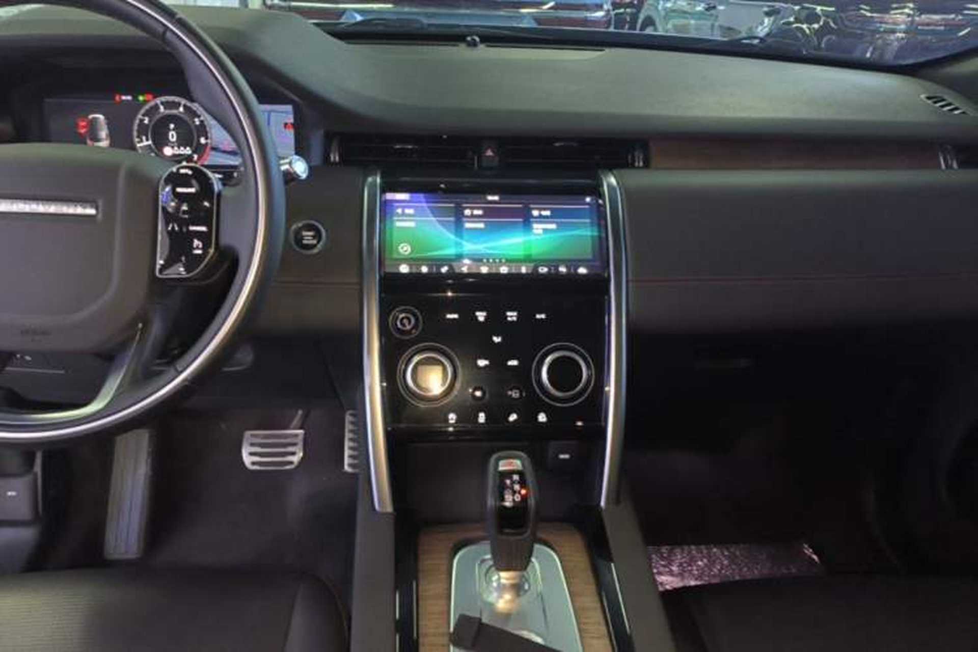 Used Land Rover Discovery Sport 2020 249 PS R-Dynamic Performance Edition Audio And AC Panel