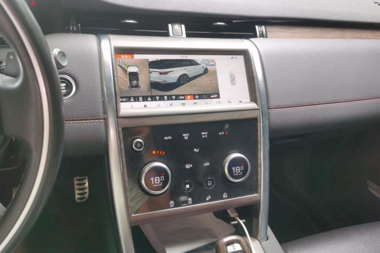 Used Land Rover Discovery Sport 2020 249 PS R-Dynamic Performance Edition Audio And AC Panel