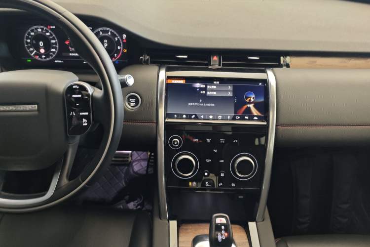 Used Land Rover Discovery Sport 2020 249 PS R-Dynamic Performance Edition Audio And AC Panel