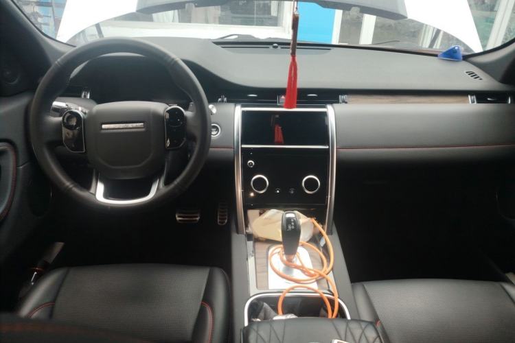 Used Land Rover Discovery Sport 2020 249 PS R-Dynamic Performance Edition Center Console
