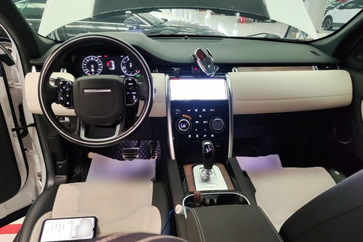 Used Land Rover Discovery Sport 2020 249 PS R-Dynamic Performance Edition Center Console