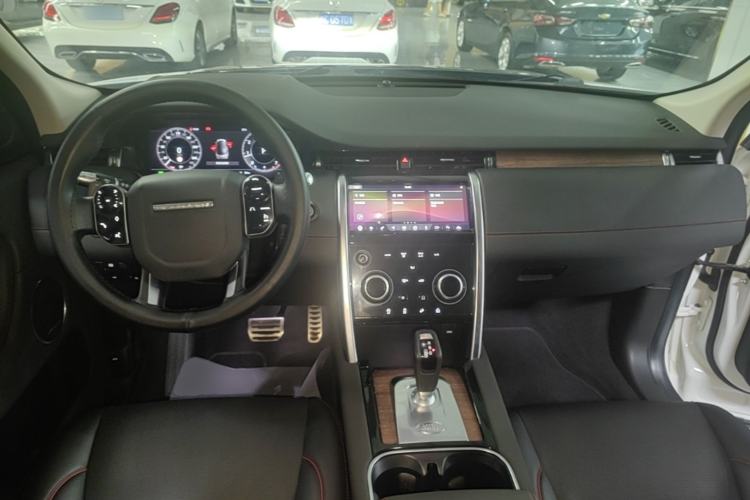 Used Land Rover Discovery Sport 2020 249 PS R-Dynamic Performance Edition Center Console