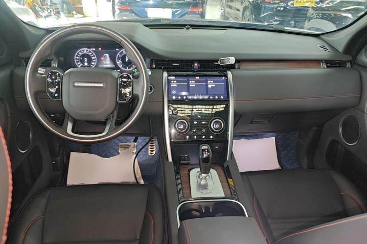 Used Land Rover Discovery Sport 2020 249 PS R-Dynamic Performance Tech Edition 5 Seats Center Console