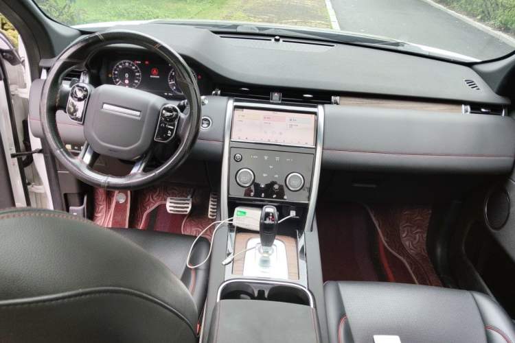 Used Land Rover Discovery Sport 2020 249 PS R-Dynamic Performance Edition Center Console