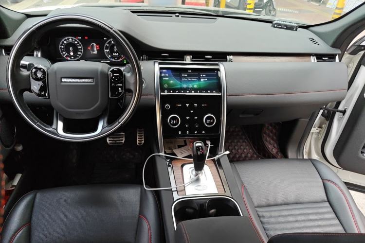 Used Land Rover Discovery Sport 2020 249 PS R-Dynamic Performance Edition Center Console