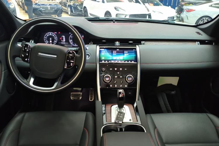 Used Land Rover Discovery Sport 2020 249 PS R-Dynamic Performance Edition Center Console