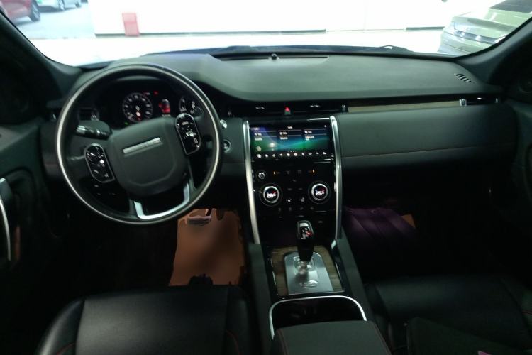 Used Land Rover Discovery Sport 2020 249 PS R-Dynamic Performance Edition Center Console