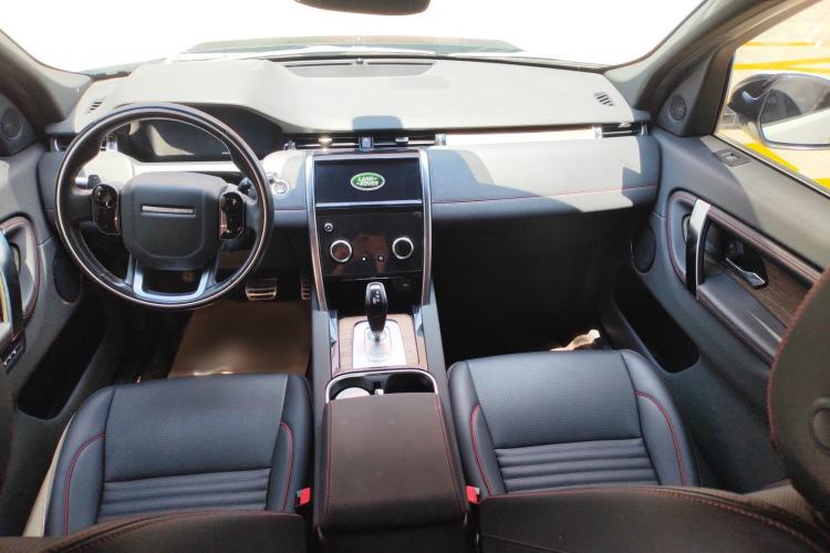 Used Land Rover Discovery Sport 2020 249 PS R-Dynamic Performance Tech Edition 7 Seats Center Console