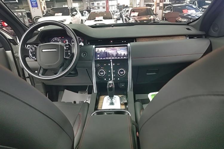 Used Land Rover Discovery Sport 2020 249 PS R-Dynamic Performance Edition Center Console