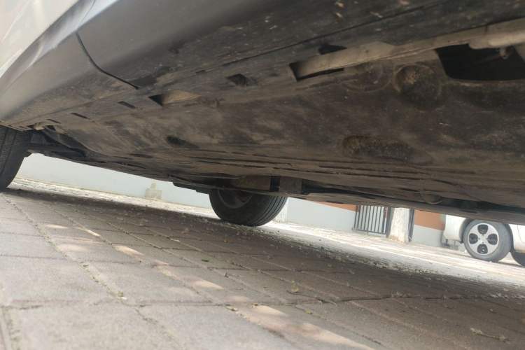 Used Land Rover Discovery Sport 2020 200 PS Family Edition Chassis Rear Left