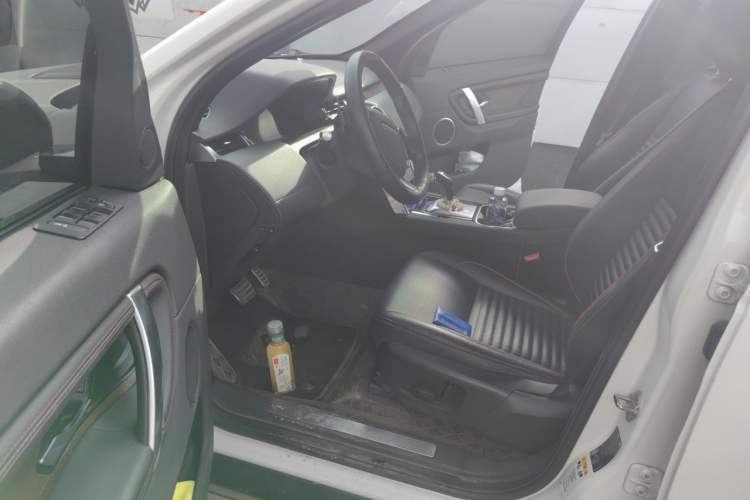 Used Land Rover Discovery Sport 2020 249 PS R-Dynamic Performance Edition Driver Seat