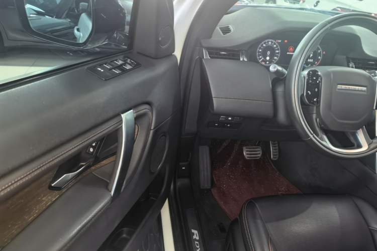 Used Land Rover Discovery Sport 2020 249 PS R-Dynamic Performance Edition Driver Seat