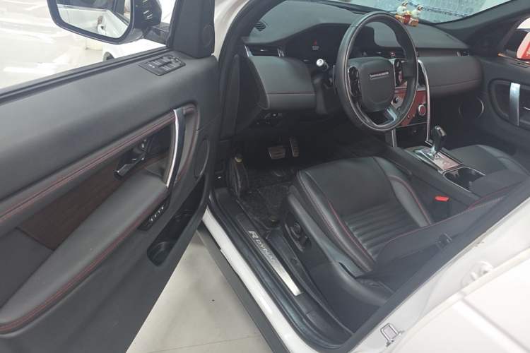 Used Land Rover Discovery Sport 2020 249 PS R-Dynamic Performance Tech Edition 5 Seats Driver Seat