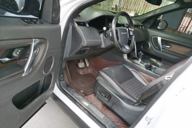 Used Land Rover Discovery Sport 2020 249 PS R-Dynamic Performance Edition Driver Seat