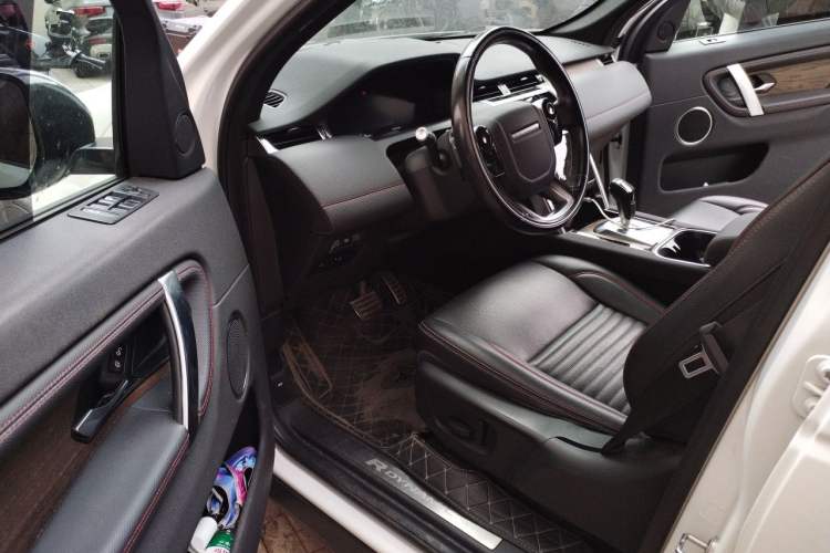Used Land Rover Discovery Sport 2020 249 PS R-Dynamic Performance Edition Driver Seat