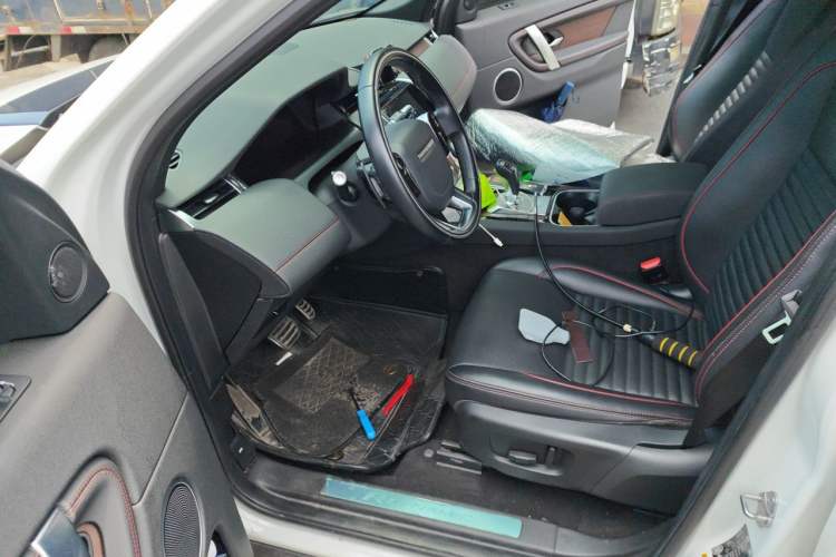 Used Land Rover Discovery Sport 2020 249 PS R-Dynamic Performance Edition Driver Seat