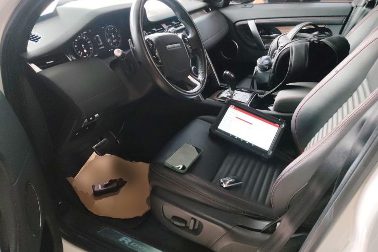 Used Land Rover Discovery Sport 2020 249 PS R-Dynamic Performance Edition Driver Seat
