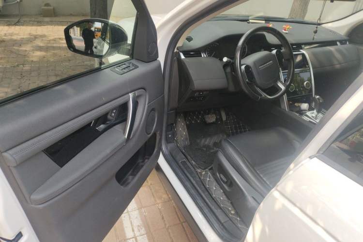 Used Land Rover Discovery Sport 2020 200 PS Family Edition Driver Seat