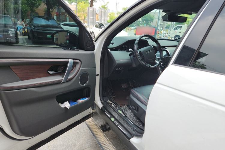 Used Land Rover Discovery Sport 2020 249 PS R-Dynamic Performance Edition Driver Seat