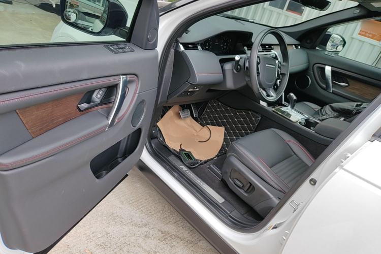 Used Land Rover Discovery Sport 2020 249 PS R-Dynamic Performance Edition Driver Seat