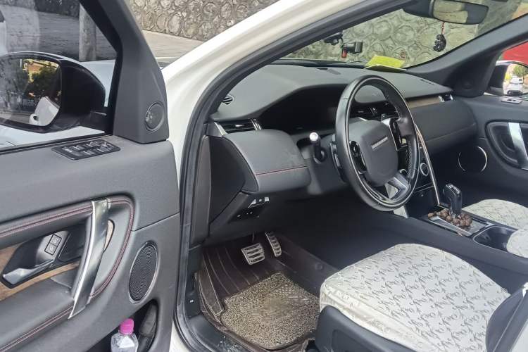 Used Land Rover Discovery Sport 2020 249 PS R-Dynamic Performance Edition Driver Seat