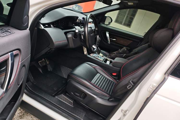Used Land Rover Discovery Sport 2020 249 PS R-Dynamic Performance Edition Driver Seat