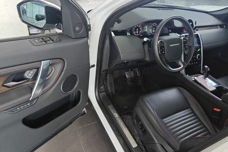 Used Land Rover Discovery Sport 2020 249 PS R-Dynamic Performance Tech Edition 7 Seats Driver Seat