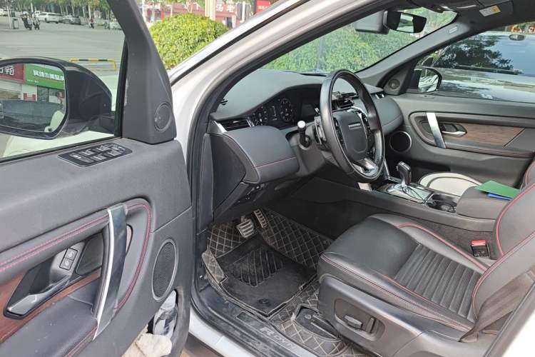 Used Land Rover Discovery Sport 2020 249 PS R-Dynamic Performance Edition Driver Seat