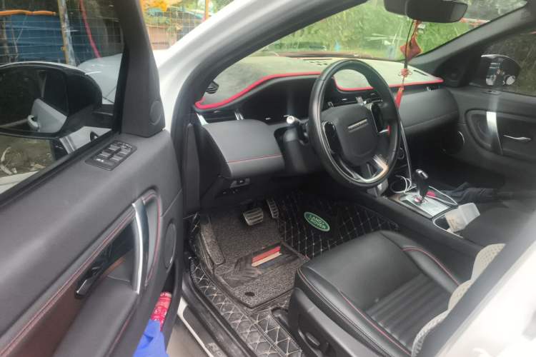 Used Land Rover Discovery Sport 2020 249 PS R-Dynamic Performance Edition Driver Seat