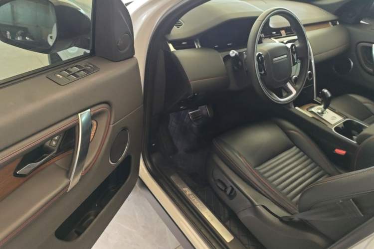 Used Land Rover Discovery Sport 2020 249 PS R-Dynamic Performance Edition Driver Seat