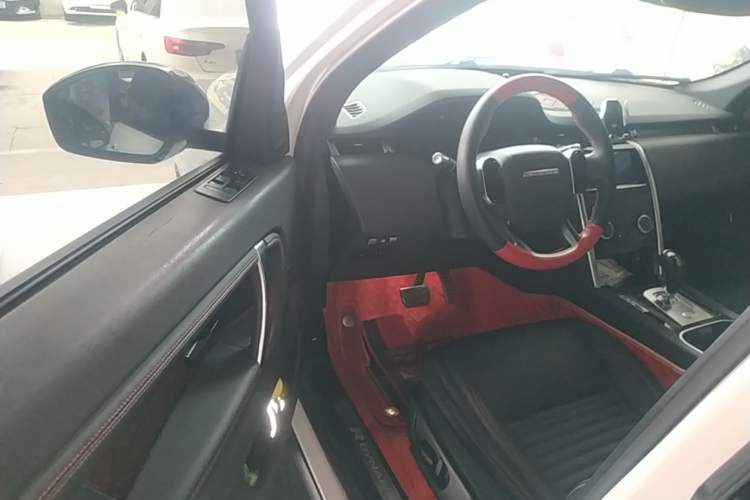 Used Land Rover Discovery Sport 2020 249 PS R-Dynamic Performance Edition Driver Seat