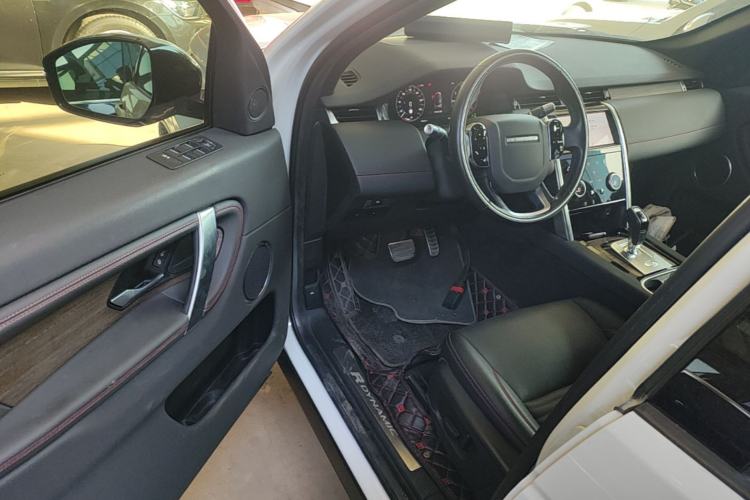 Used Land Rover Discovery Sport 2020 249 PS R-Dynamic Performance Edition Driver Seat