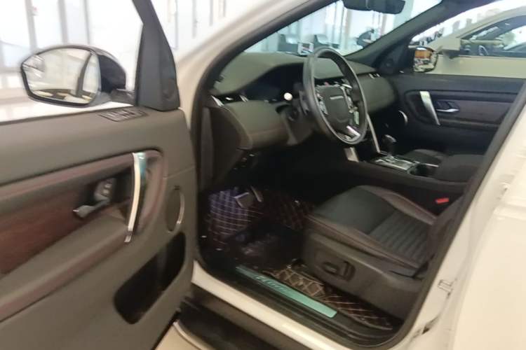 Used Land Rover Discovery Sport 2020 249 PS R-Dynamic Performance Edition Driver Seat
