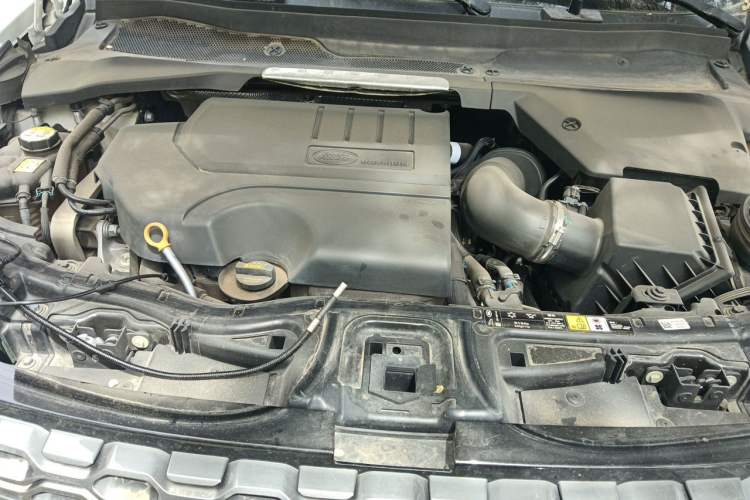 Used Land Rover Discovery Sport 2020 249 PS R-Dynamic Performance Edition Engine Bay