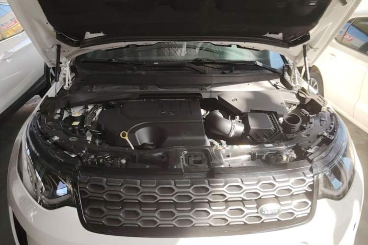 Used Land Rover Discovery Sport 2020 249 PS R-Dynamic Performance Edition Engine Bay