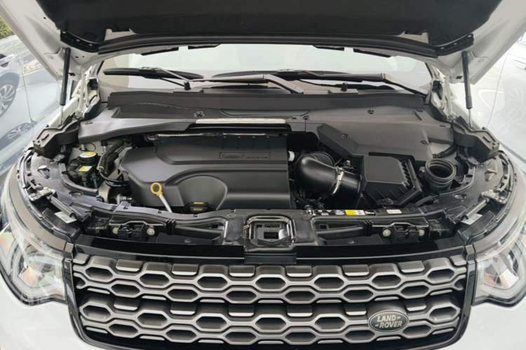 Used Land Rover Discovery Sport 2020 249 PS R-Dynamic Performance Edition Engine Bay