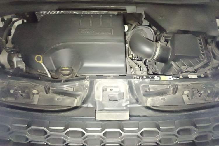 Used Land Rover Discovery Sport 2020 249 PS R-Dynamic Performance Edition Engine Bay