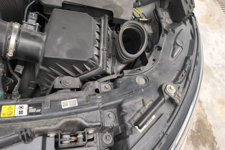 Used Land Rover Discovery Sport 2020 249 PS R-Dynamic Performance Edition Engine Bay Left