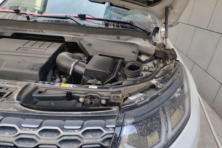 Used Land Rover Discovery Sport 2020 249 PS R-Dynamic Performance Edition Engine Bay Left