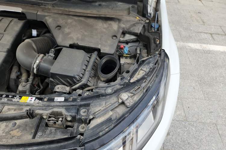 Used Land Rover Discovery Sport 2020 249 PS R-Dynamic Performance Edition Engine Bay Left