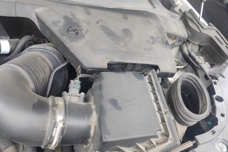 Used Land Rover Discovery Sport 2020 249 PS R-Dynamic Performance Edition Engine Bay Left