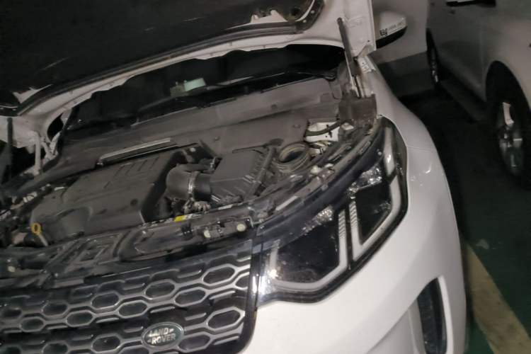 Used Land Rover Discovery Sport 2020 249 PS R-Dynamic Performance Edition Engine Bay Left