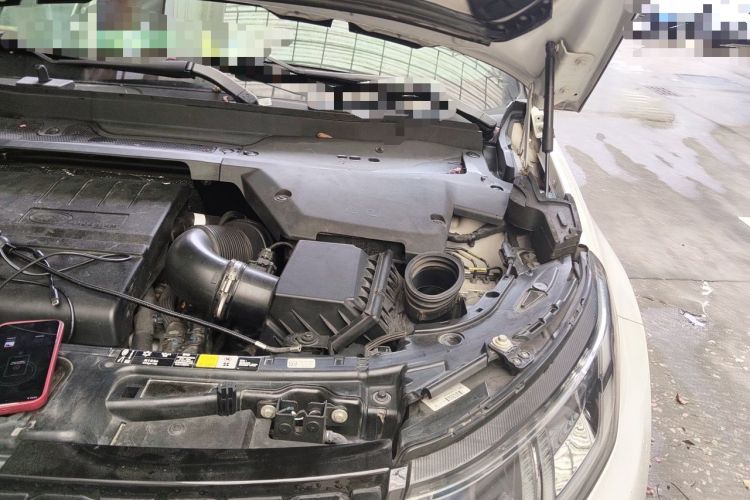 Used Land Rover Discovery Sport 2020 249 PS R-Dynamic Performance Edition Engine Bay Left