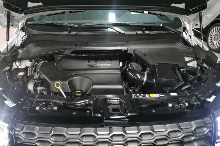 Used Land Rover Discovery Sport 2020 249 PS R-Dynamic Performance Edition Engine Bay