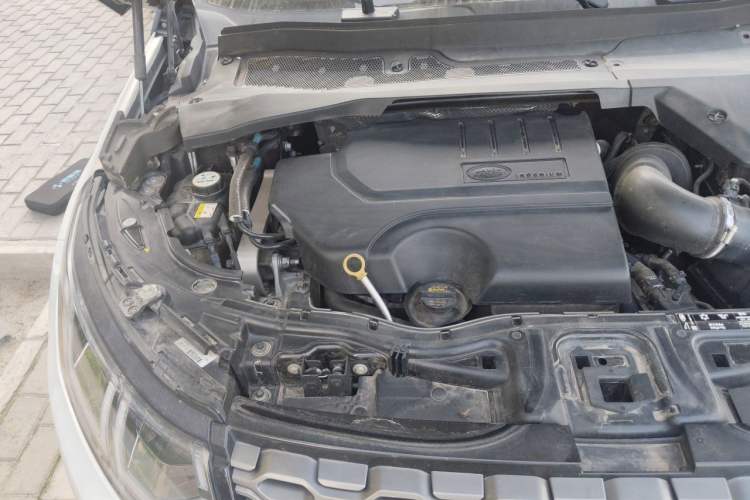 Used Land Rover Discovery Sport 2020 249 PS R-Dynamic Performance Edition Engine Bay Right