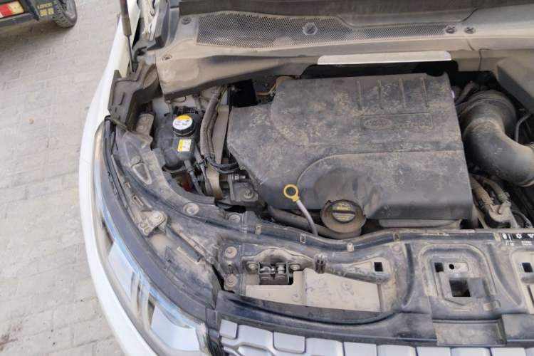 Used Land Rover Discovery Sport 2020 249 PS R-Dynamic Performance Edition Engine Bay Right