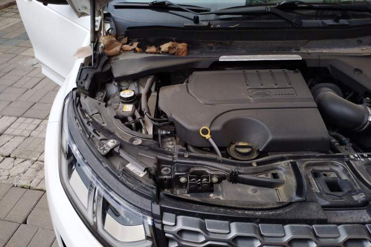 Used Land Rover Discovery Sport 2020 249 PS R-Dynamic Performance Edition Engine Bay Right