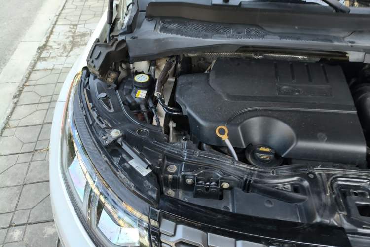 Used Land Rover Discovery Sport 2020 249 PS R-Dynamic Performance Edition Engine Bay Right